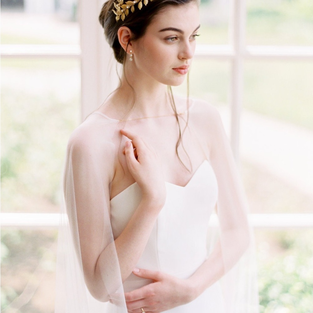 Noon Over the Moon Tulle Bridal Cape Veil
